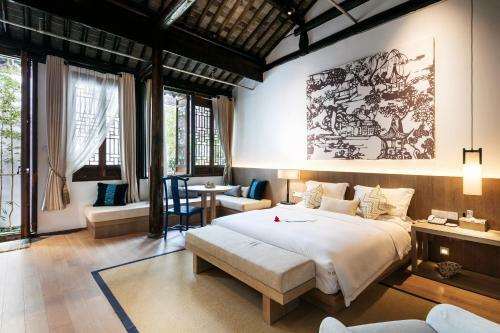 Formoon Boutique Hotel