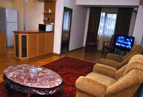 Mga Hostel & Tours