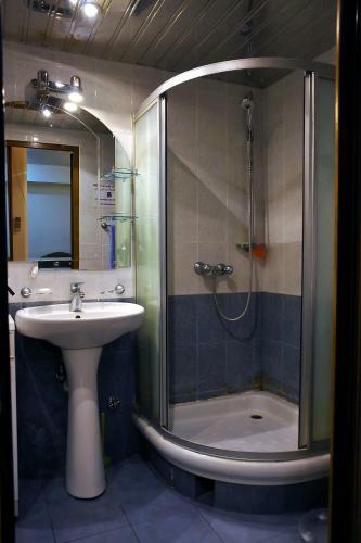 Mga Hostel & Tours