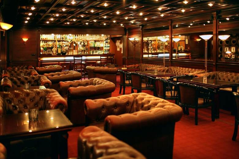 Ani Plaza Hotel