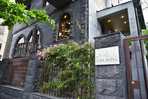 City Hotel By Picnic