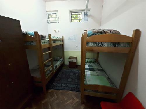 Republic Square Hostel And Tours
