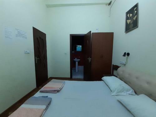 Republic Square Hostel And Tours