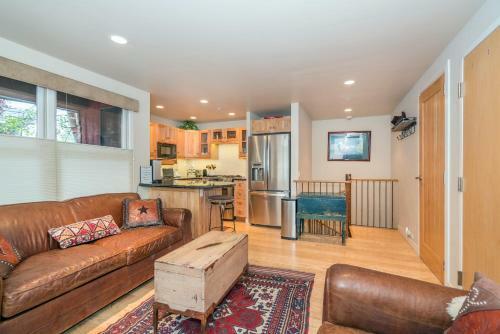 Gold Panner's Alley Two-bedroom Apartment