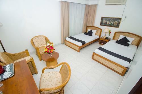 Hotel De Crystal Crown