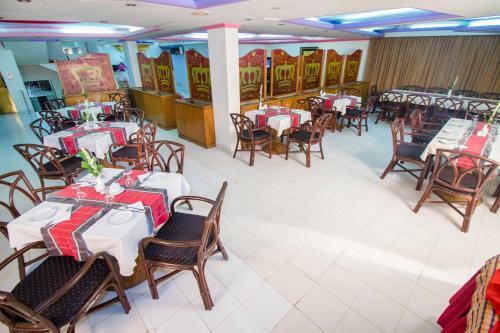 Hotel De Crystal Crown