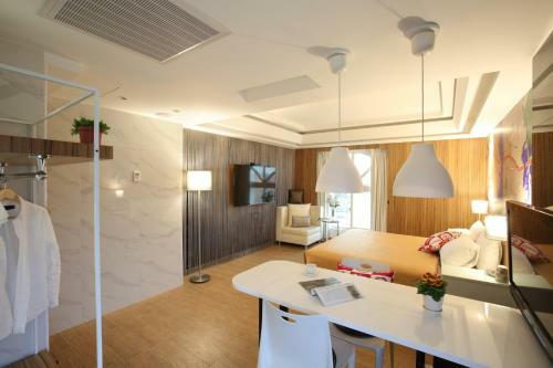 Long View Hotel