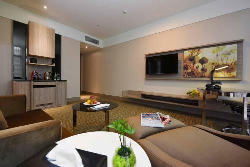 Fullon Hotel Taoyuan Airport Access Mrt A8