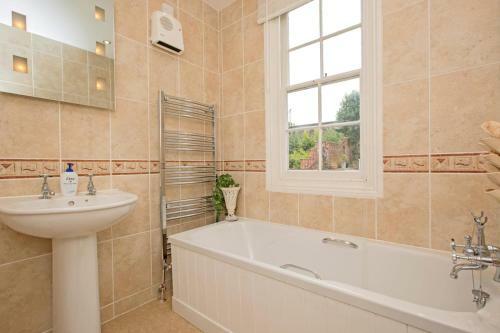 Hostal Braeside Guesthouse