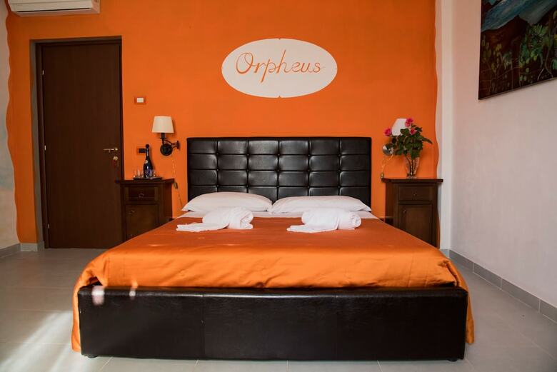 Bed & Breakfast La Casa Rossa Country House