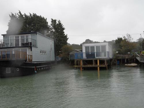 Houseboat Heyvon