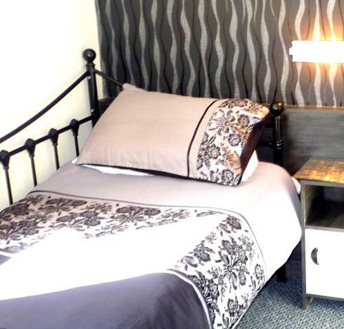 Hostal Come Ye In