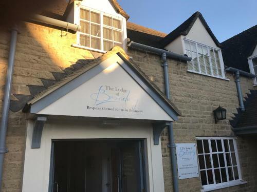 The Lodge At Broadway