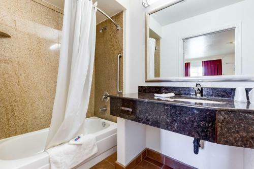 Hotel Motel 6 San Jose Convention Center