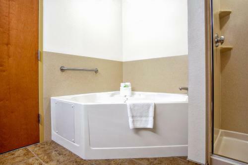 Holiday Inn Express Hotel & Suites Inverness