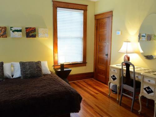 Bed & Breakfast Adora Inn