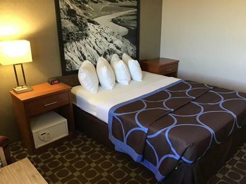 Hotel Super 8 By Wyndham Miles City