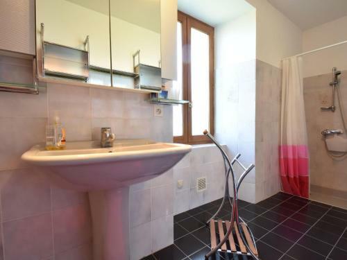 Vintage Holiday Home In Orliac With A Priavte Pool