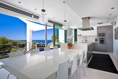 Cala Vadella Villa Sleeps 6 Pool Air Con Wifi