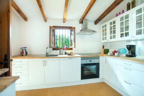 Lovely Villa Llenaire In A Great Location