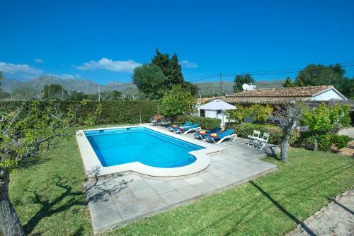 Lovely Villa Llenaire In A Great Location