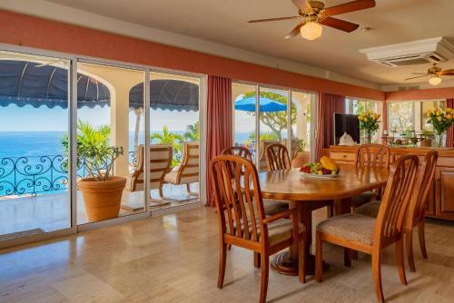 Pacific Ocean Views & Infinity Pool, Villa Miramar