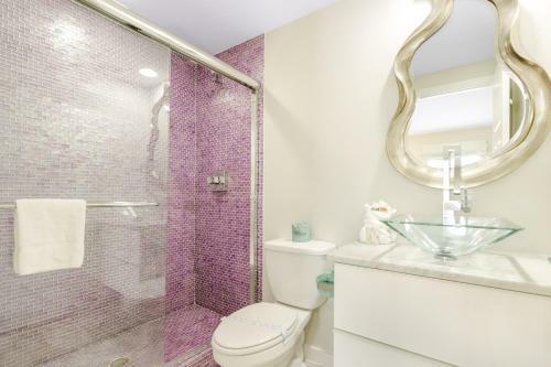 Sugar Plum Hideaway East