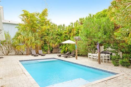 Sugar Plum Hideaway East
