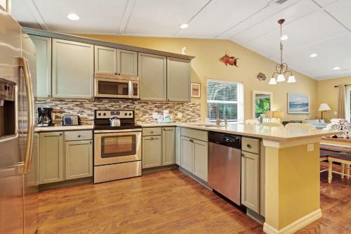 Key Lime Cottage West