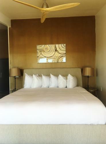 Hotel Palms At Indian Head