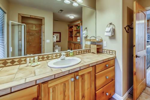 Cabin Sweet Cabin