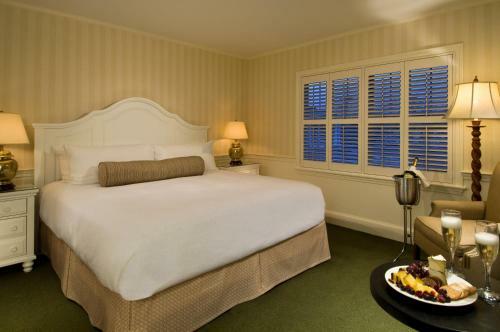 Hotel Chatham Wayside Inn