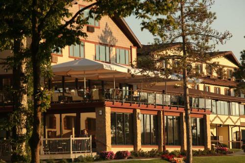 Hotel Chestnut Mountain Resort