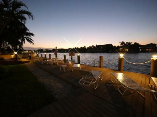 Hotel Holiday Isle Yacht Club