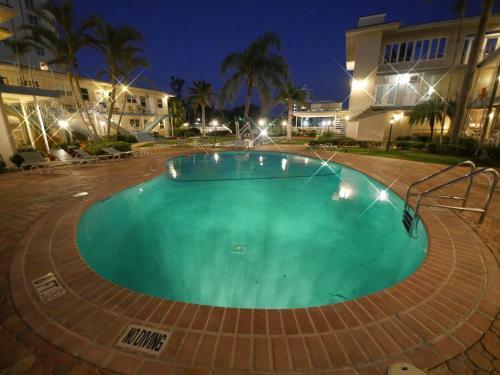 Hotel Holiday Isle Yacht Club