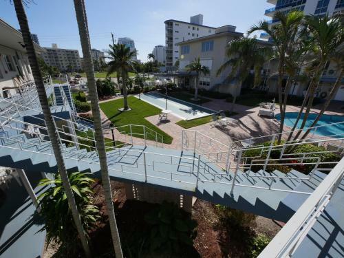 Hotel Holiday Isle Yacht Club