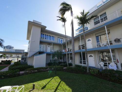 Hotel Holiday Isle Yacht Club