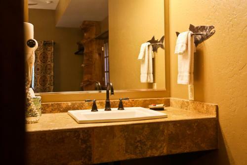 Baycrest Lodge