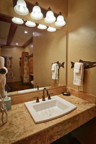 Baycrest Lodge