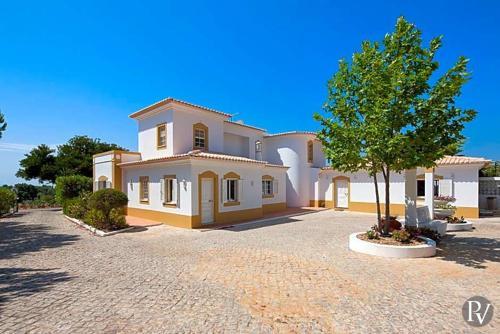 Carvoeiro Villa Sleeps 14 Pool Air Con Wifi
