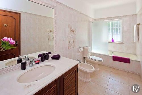 Carvoeiro Villa Sleeps 14 Pool Air Con Wifi