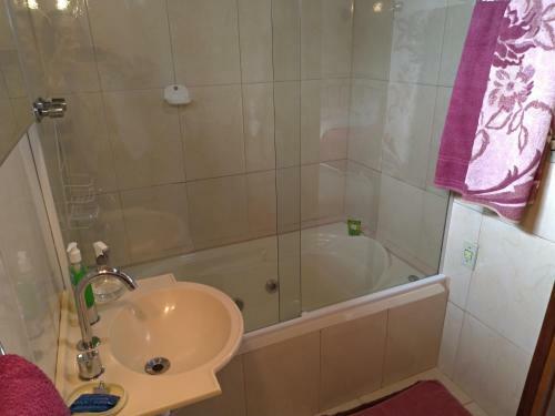 Hostal Ana Julia Chales