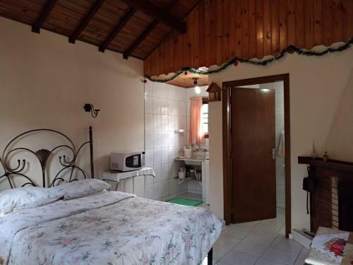 Hostal Ana Julia Chales