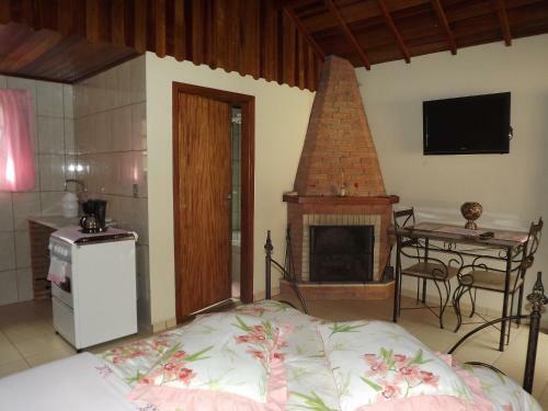 Hostal Ana Julia Chales