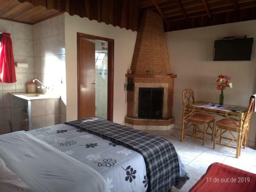 Hostal Ana Julia Chales