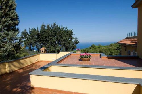 Sant'agata Sui Due Golfi Villa Sleeps 10 Pool Wifi