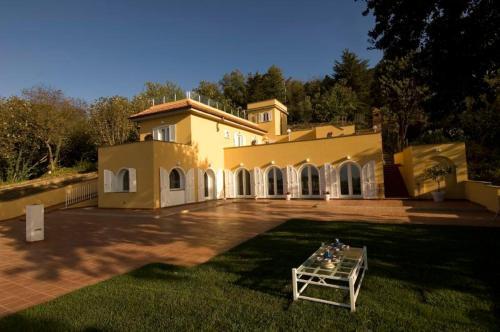 Sant'agata Sui Due Golfi Villa Sleeps 10 Pool Wifi