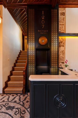 Hotel 1207