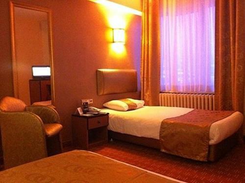Hotel Arti�