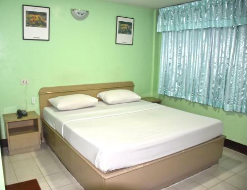 Posada Woodlands Inn